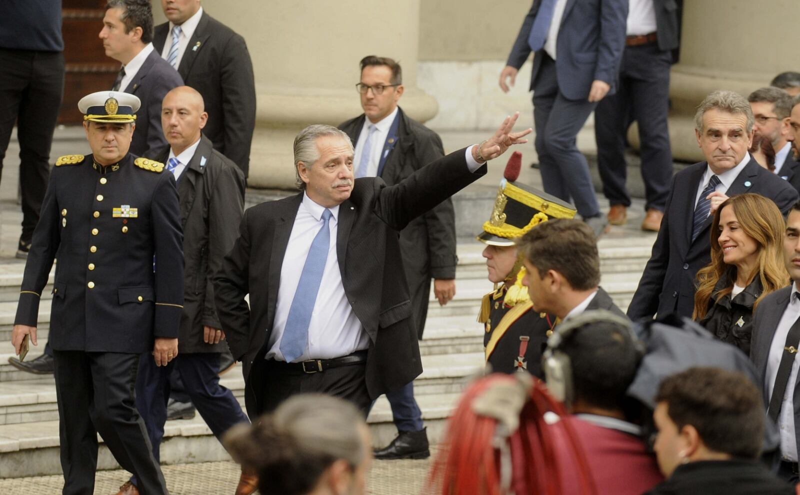 Alberto Fernández, rumbo al Tedeum del 25 de mayo. Foto: Clarín.