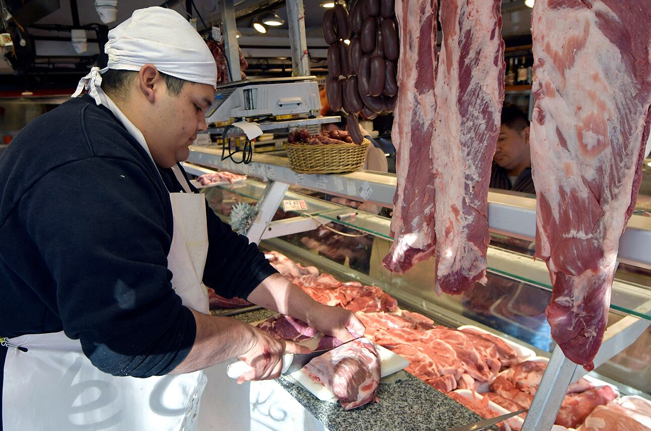 Las familias redujeron su consumo de carne y migraron al pollo.