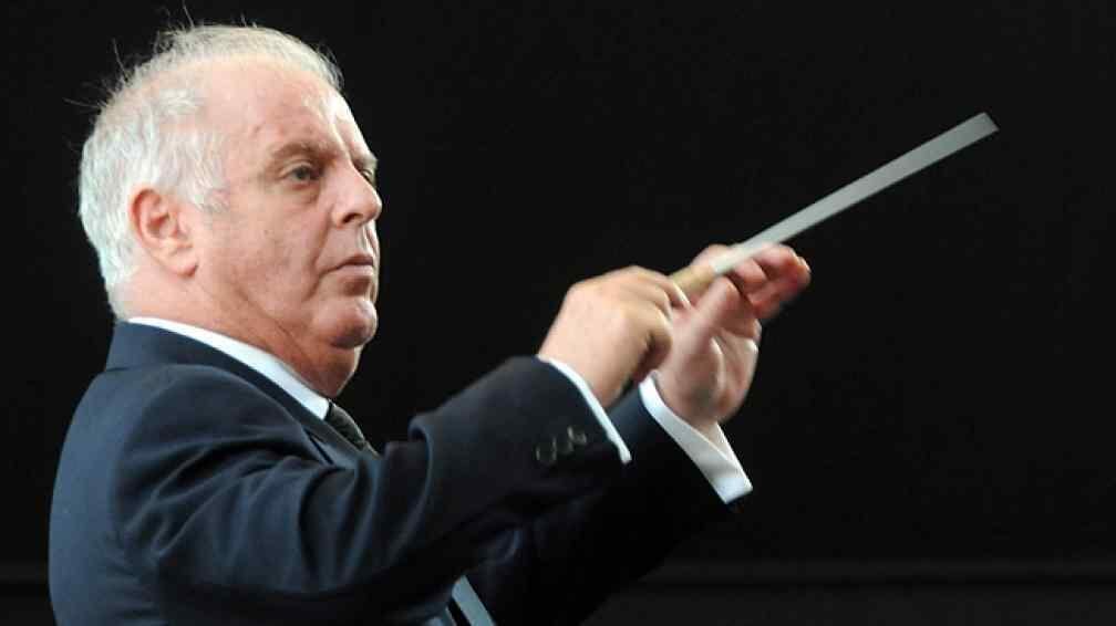 Daniel Barenboim debutó como director de ópera en 1973.