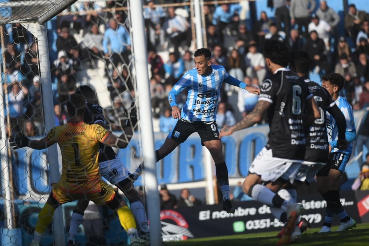 Racing le ganó a All Boys con gol de Bruno Nasta en Nueva Italia. (Javier Ferreyra / La Voz)