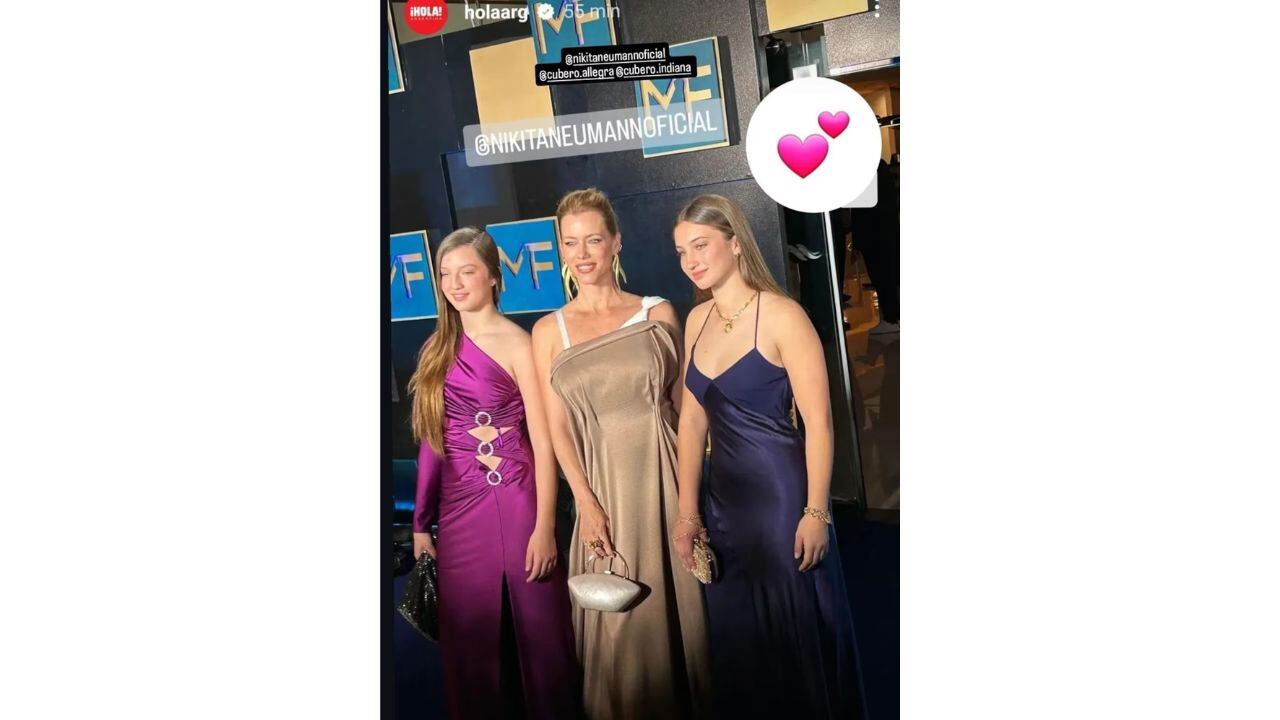 Nicole Neumann junto a Allegra (izquierda) e Indiana Cubero.