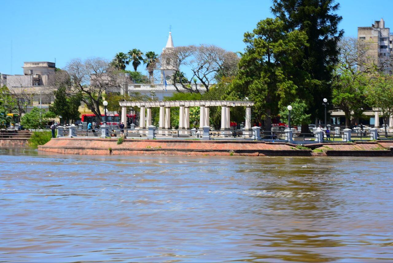 Las autoridades municipales están preparando bombas de desagote para sacar el agua.