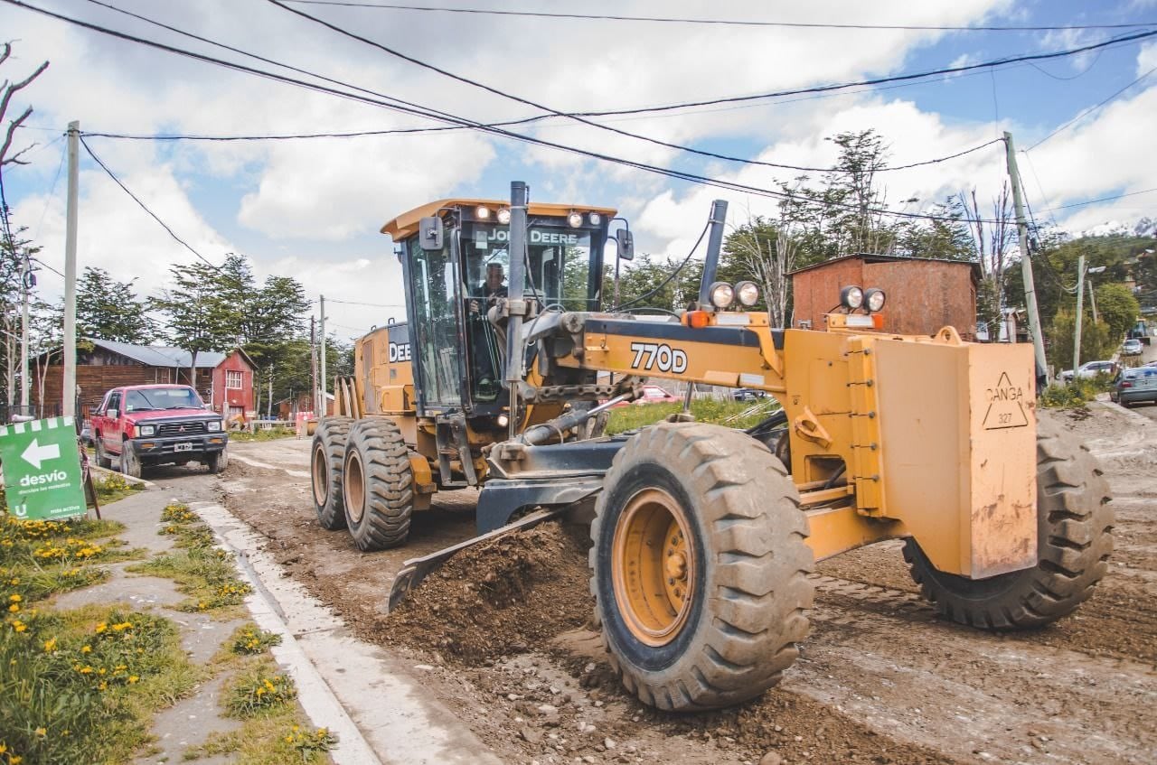 Las obras de pavimentación también se realizan en Barrio Los Morros.