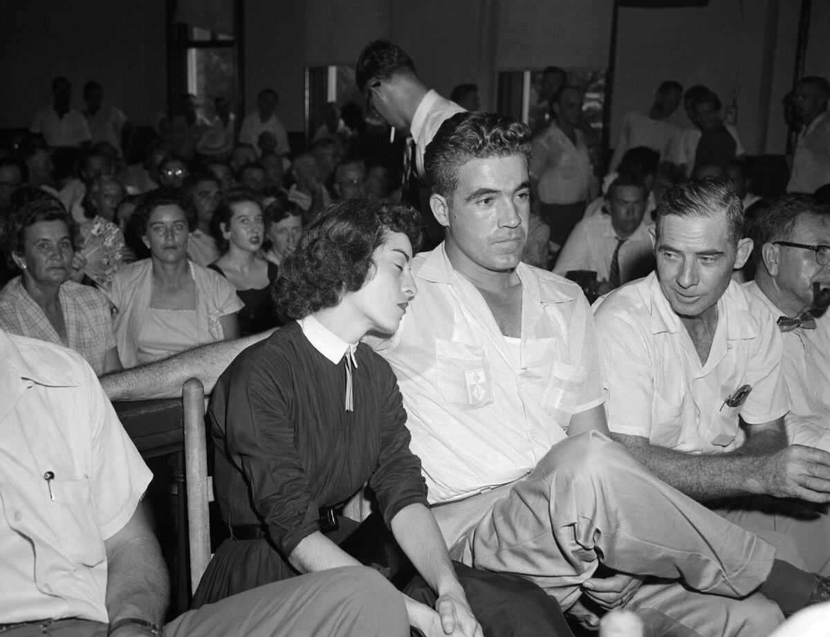 Carolyne Bryant dormida en medio del juicio por el asesinato de Emmett Till