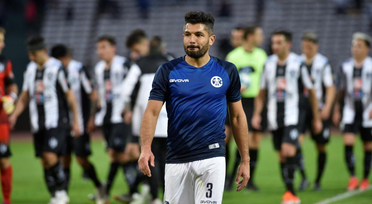 Javier Gandolfi anunció su retiro del fútbol