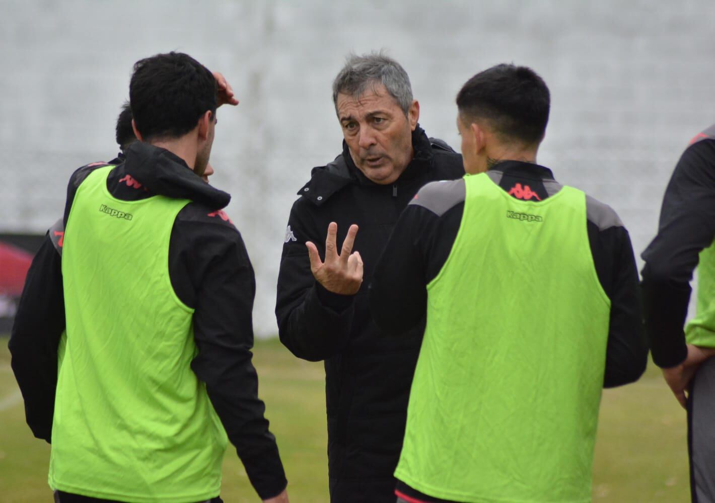 Kudelka prepara el equipo para recibir a Belgrano (Huracán).