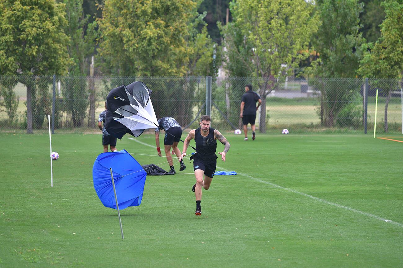 Entrenamiento de Belgrano en el predio Armando Pérez de Villa Esquiú ( Ramiro Pereyra / La Voz) 