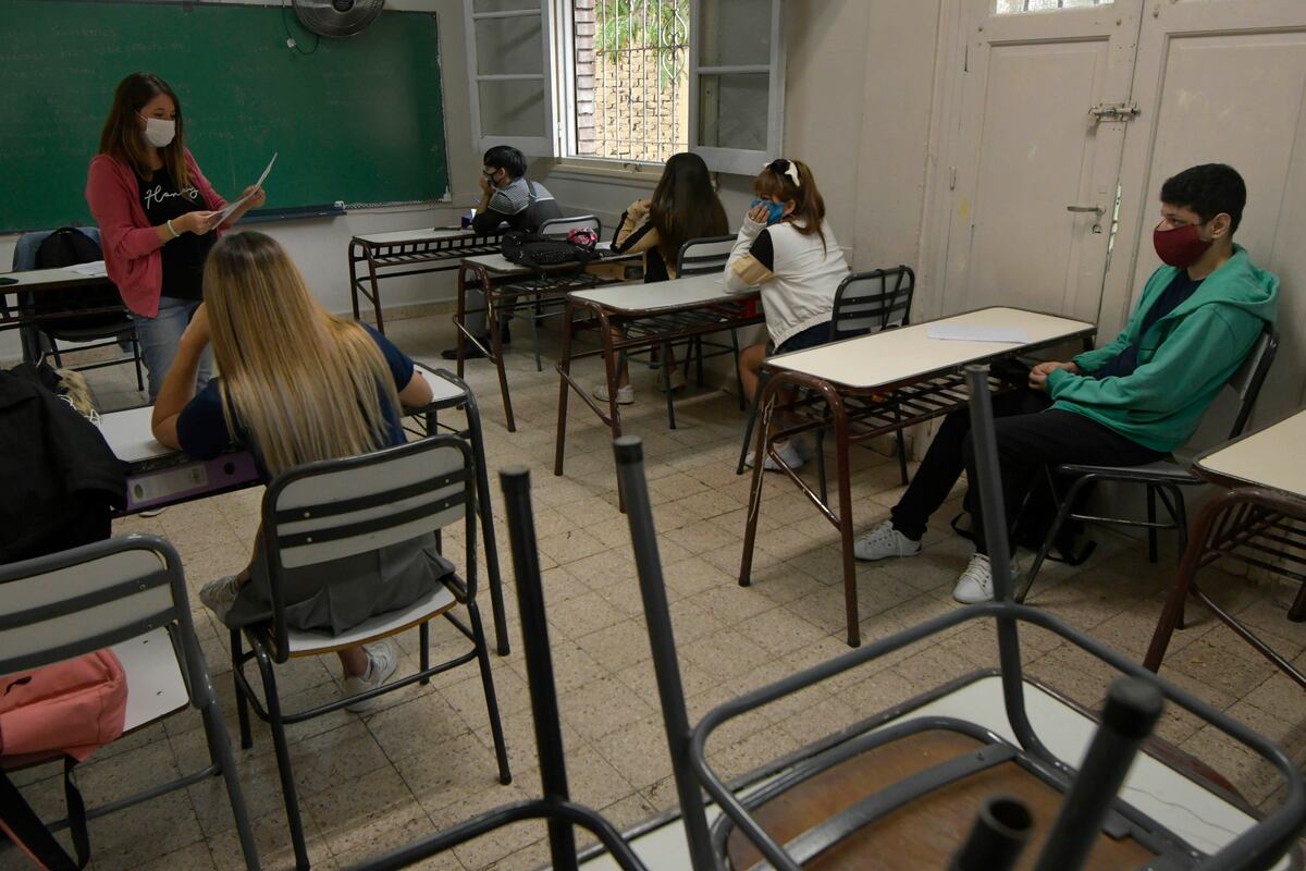 La presencialidad absoluta en los colegios secundarios de Mendoza ya es oficial