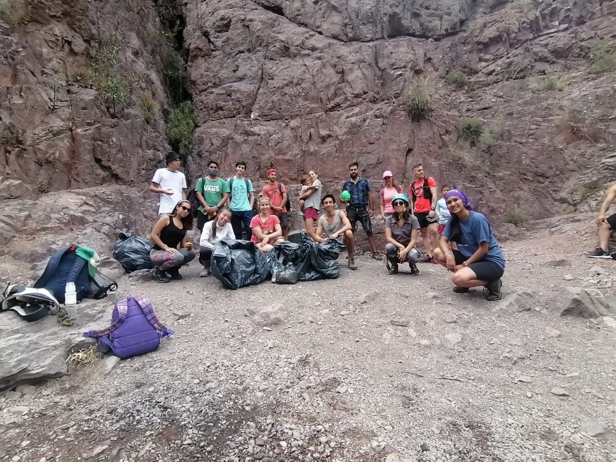 Conocer Reflexionar Hacer: el grupo de personas que voluntariamente cuidan el piedemonte mendocino