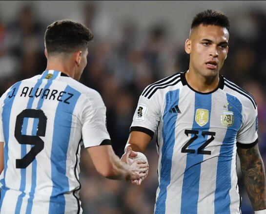 Julián Álvarez y Lautaro Martínez se disputan el puesto de 9 (AFA)