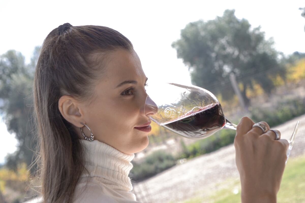 Mayra Tous condujo la gala Best Of Mendoza’s Wine Tourism y se llevó todos los aplausos