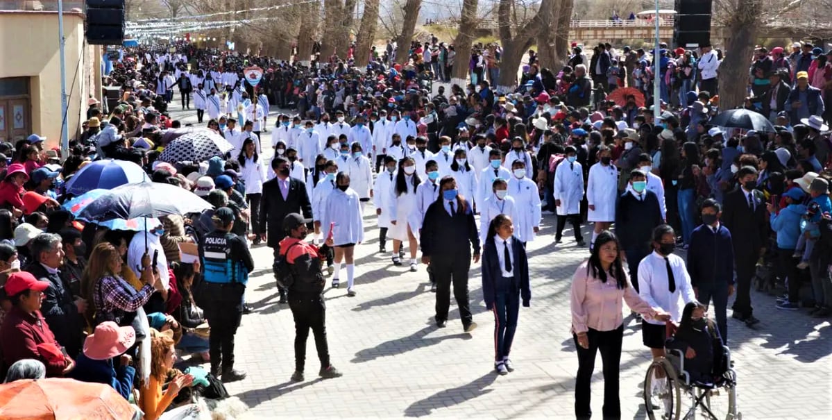 Un desfile cívico, militar y gaucho fue parte de los actos conmemorativos realizados en Humahuaca por el bicentenario de la muerte del general Arias.