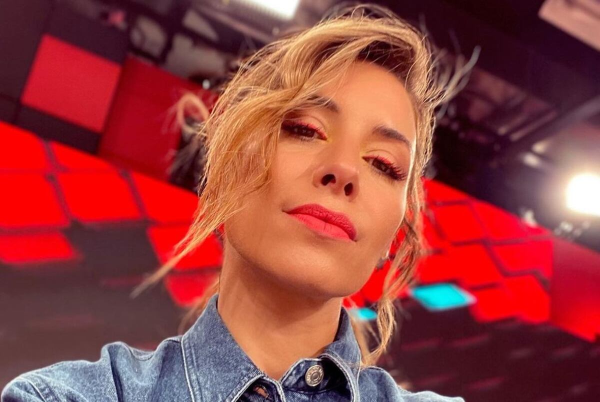 Mariana Brey sorprendió a sus seguidores con fotos al borde de la censura frente al espejo