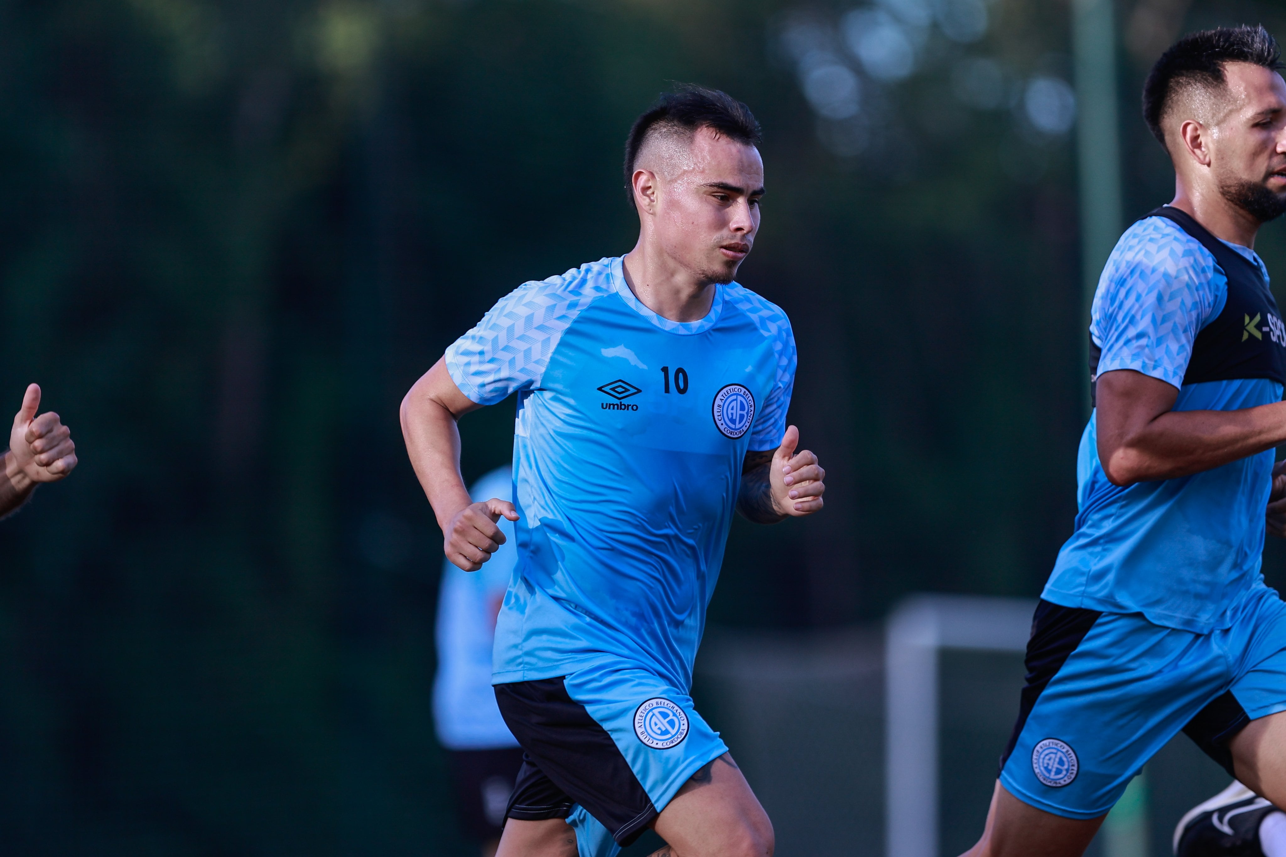 Zelarayán entrenando en Pilar (Belgrano)