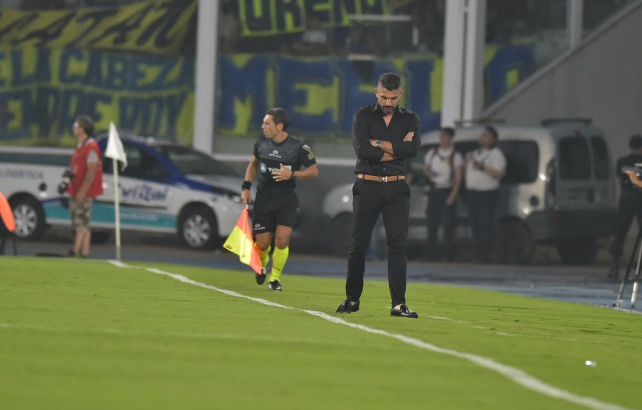 El entrenador de Talleres, Javier Gandolfi, en el cotejo ante Boca. (Facundo Luque / La Voz).