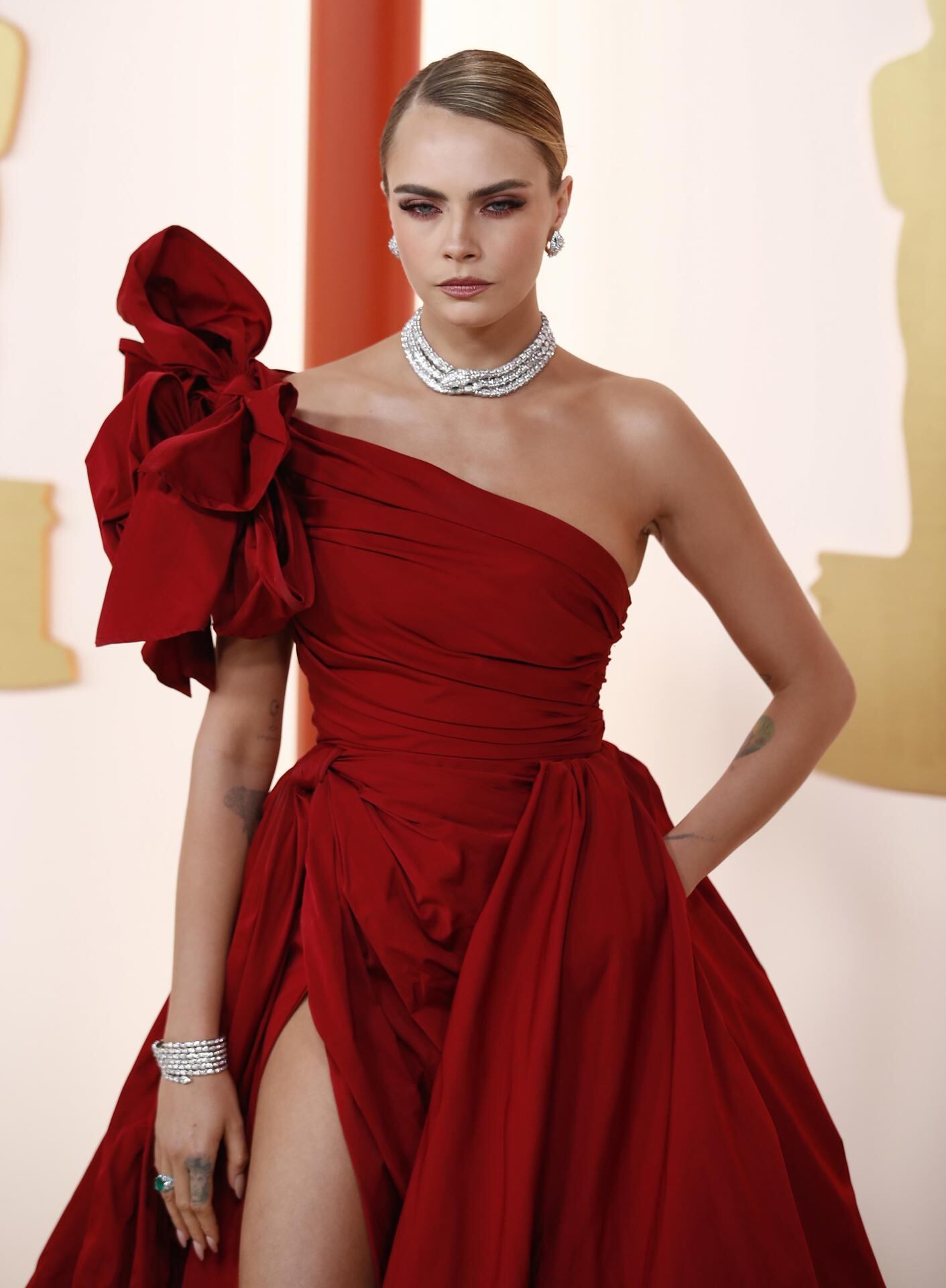 Cara Delevingne llega para la 95ª ceremonia anual de los Premios de la Academia en el Dolby Theatre de Hollywood, Los Ángeles, California.
