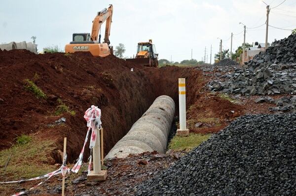 Obras de cordón cuneta y empedrado en Posadas