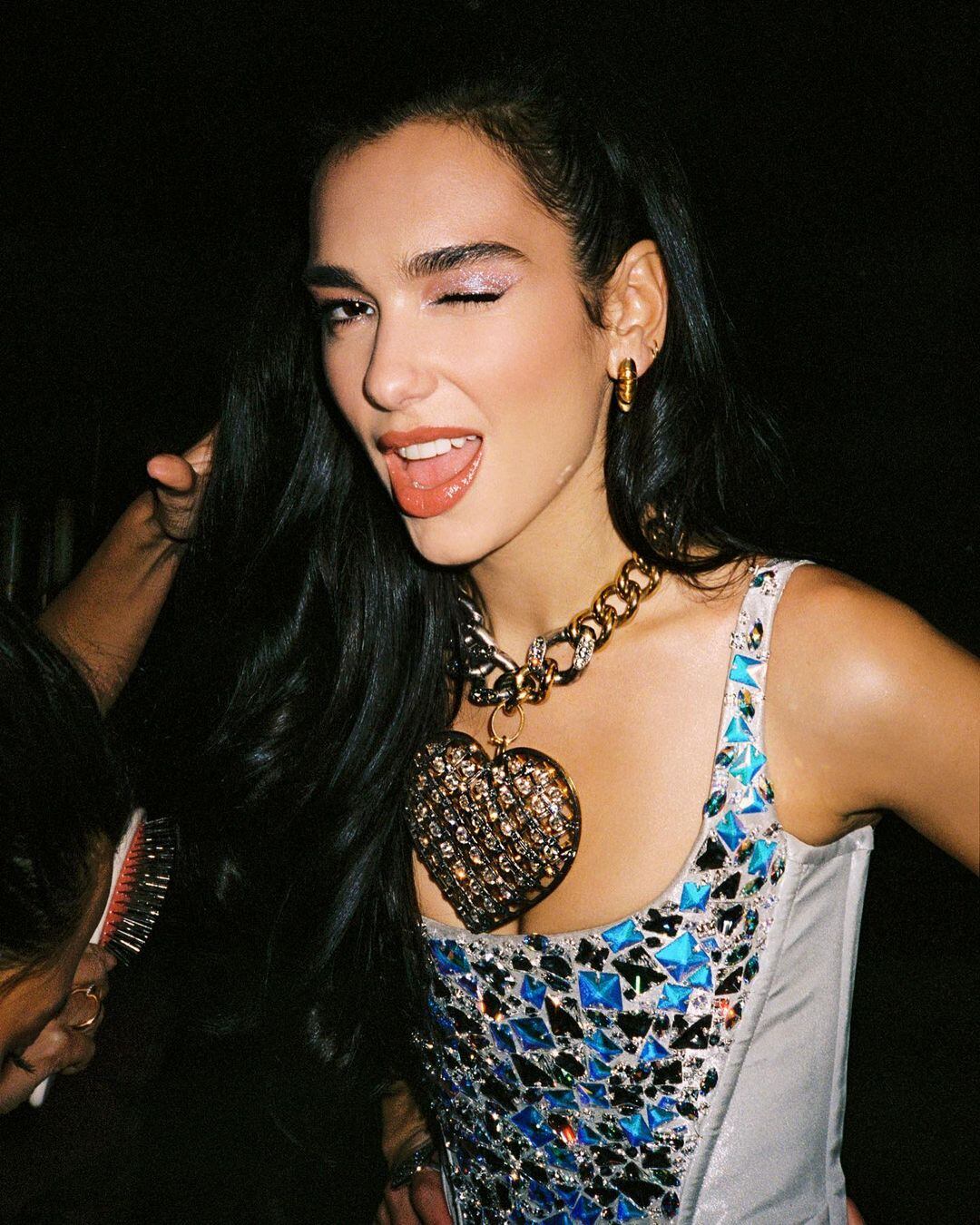 Dua Lipa enloqueció a sus fans, una vez más.