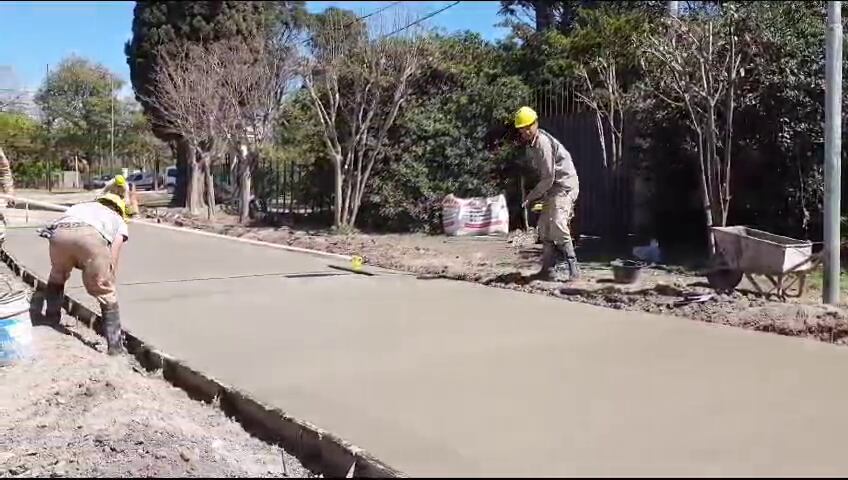 Obra de pavimento en el barrio Brigadier López