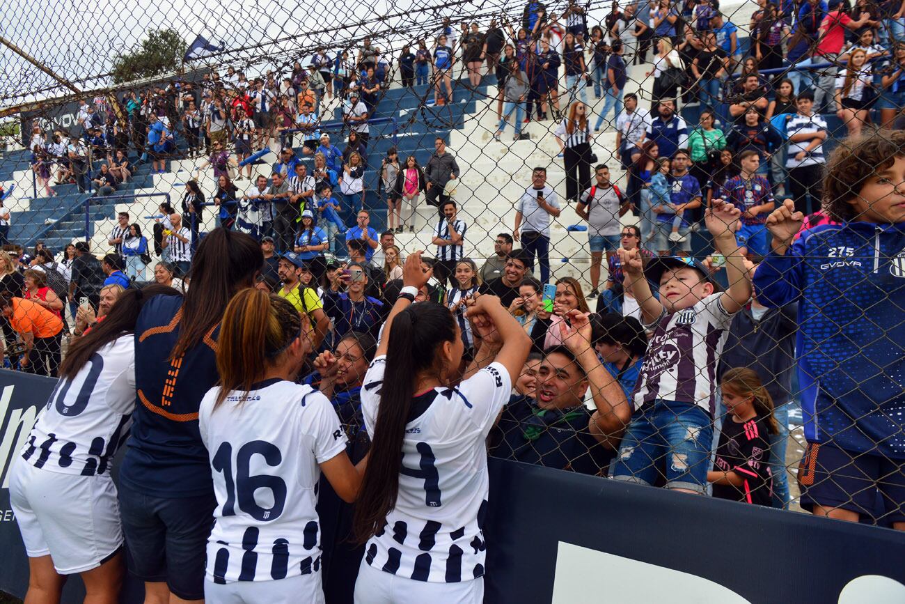 Talleres le ganó a All Boys y pasó a la final del torneo de fútbol femenino. (Nicolás Bravo / La Voz)