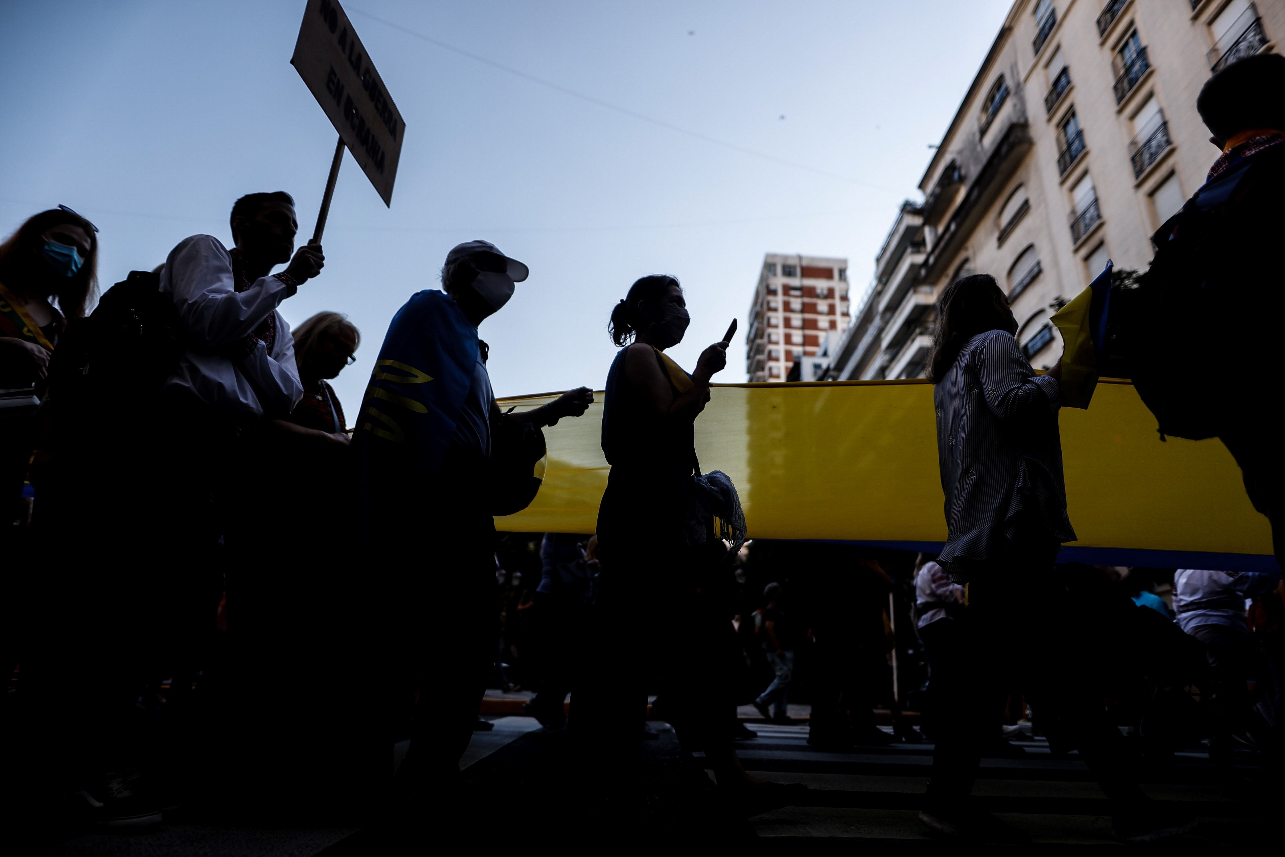 Marcha contra invasión rusa en Buenos Aires.