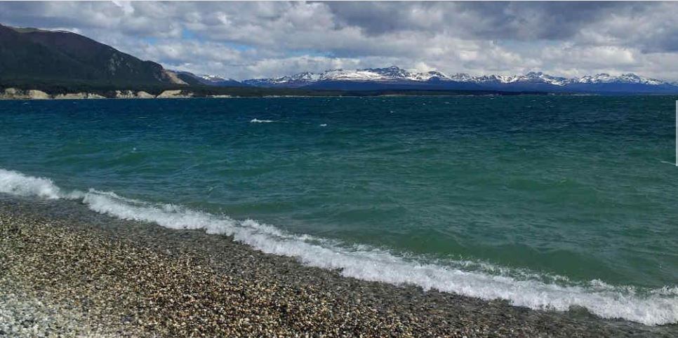 Lago Fagnano, principal fuente de agua dulce de Tolhuin.