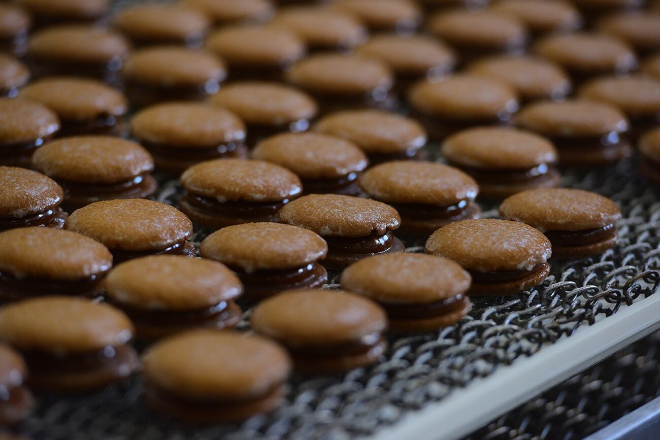 La Quinta elabora 300 mil alfajores por día.