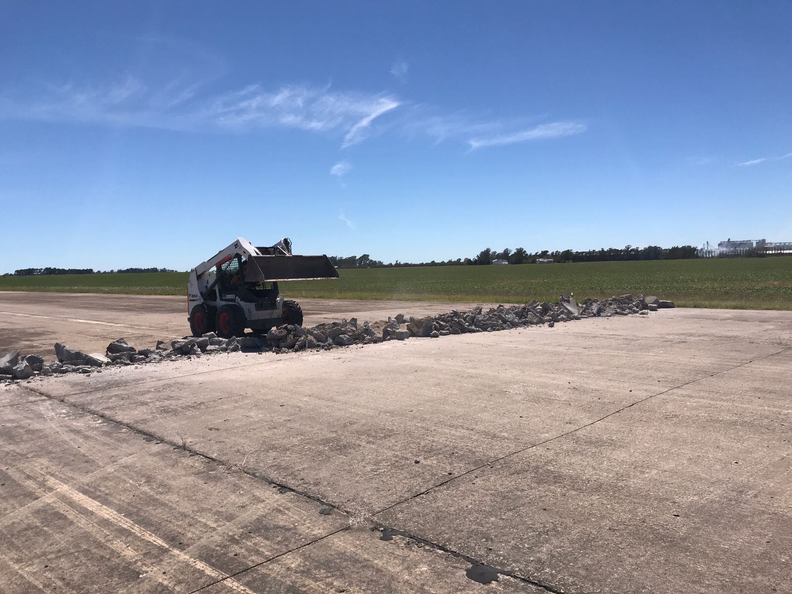 Reparan pista en el Aeródromo Municipal de Tres Arroyos