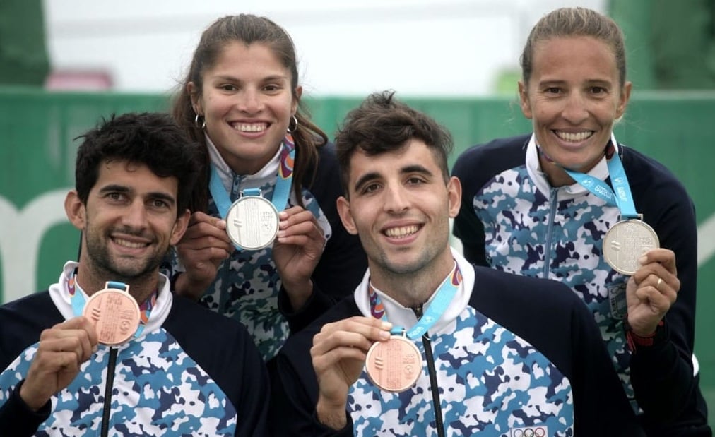 Las duplas argentinas de Beach Vóley, Ana Gallay/Fernanda Pereyra y Nicolás Capogrosso/Julián Azaad, conocieron grupos integrarán en los Juegos Olímpicos Tokio 2020.