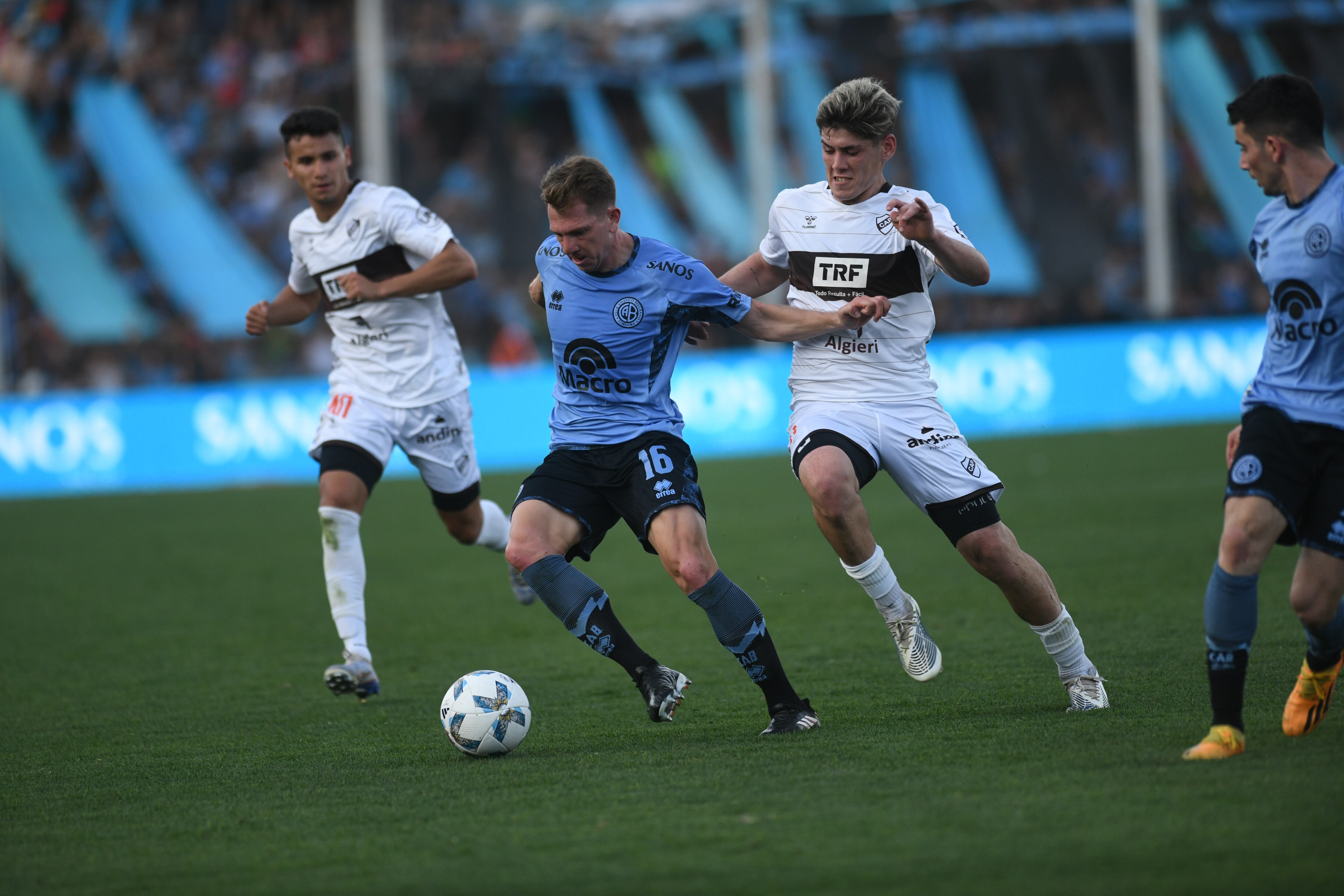 Partido Belgrano vs Platense. Esteban Rolón. Foto Javier Ferreyra