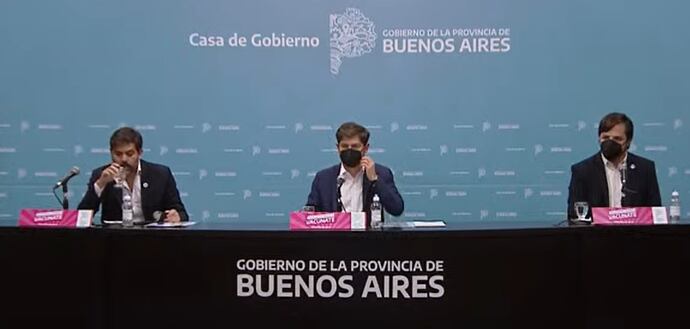 El gobernador bonaerense, Axel Kicillof, brinda una conferencia de prensa para informar las nuevas restricciones en su distrito. (PBA)