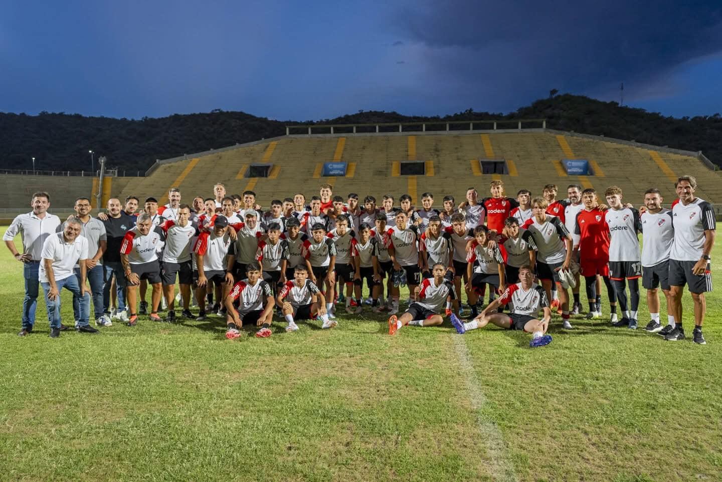 Realizan su pretemporada en el Estadio Bicentenario