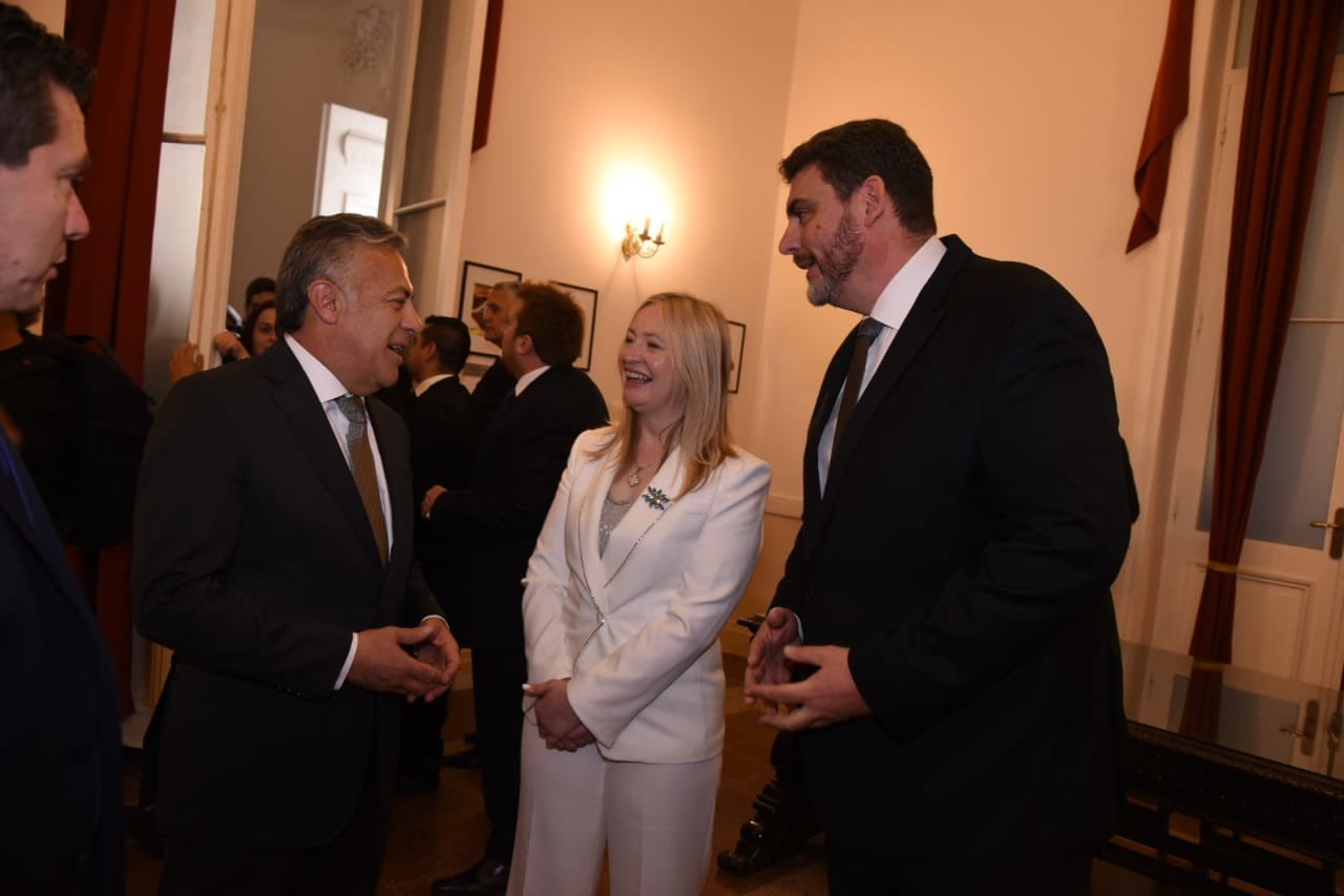 Alfredo Cornejo (Gobernador) y Hebe Casado (Vice).