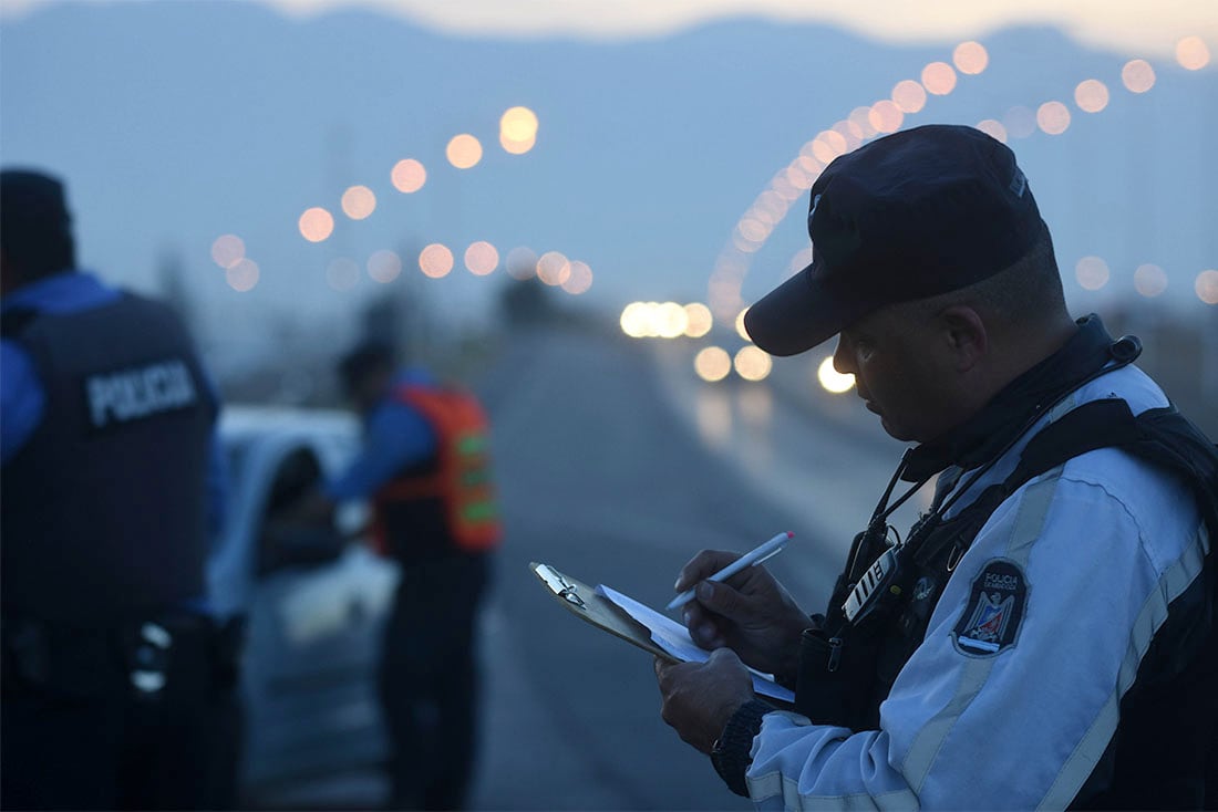 La policía vial realizó un operativo de tránsito con test de alcoholemia