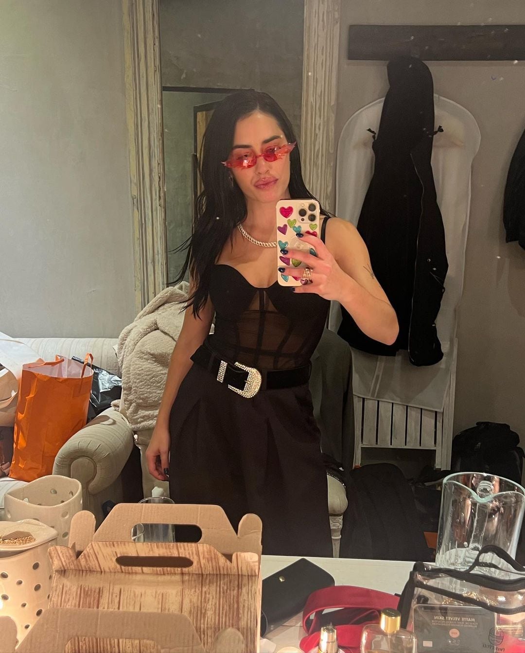 Corset y sastrero: Lali enamoró a todos con un look total black