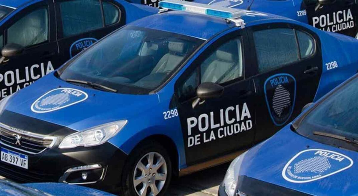 Mataron a un joven de cinco balazos en la puerta de su casa en Balvanera