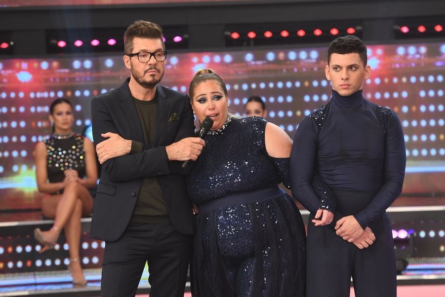 La comediante e influencer junto a Marcelo Tinelli en Showmatch. 