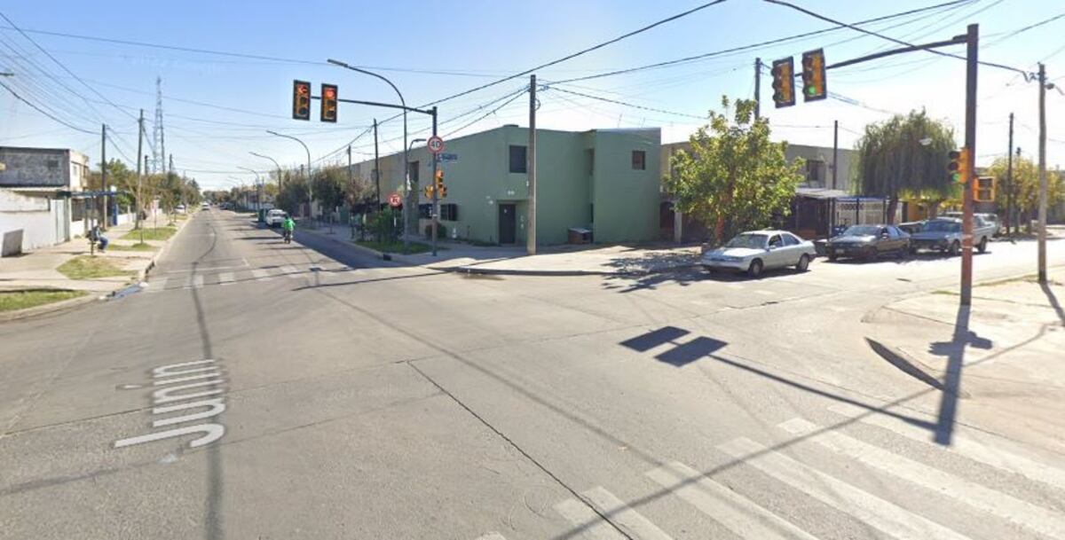 A plena luz del día: mataron a una mujer de siete disparos en Rosario