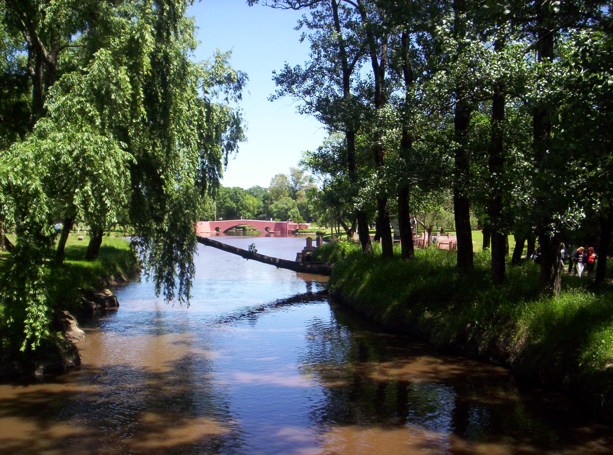 Conocer el río Areco es uno de los brillantes planes para Semana Santa.