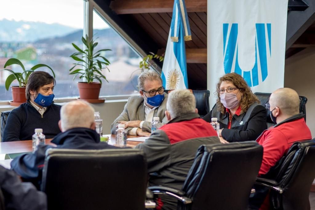 El Municipio junto a la diputada nacional Carolina Yutrovic se reunieron con representantes  del Consejo Nacional de Bomberos Voluntarios