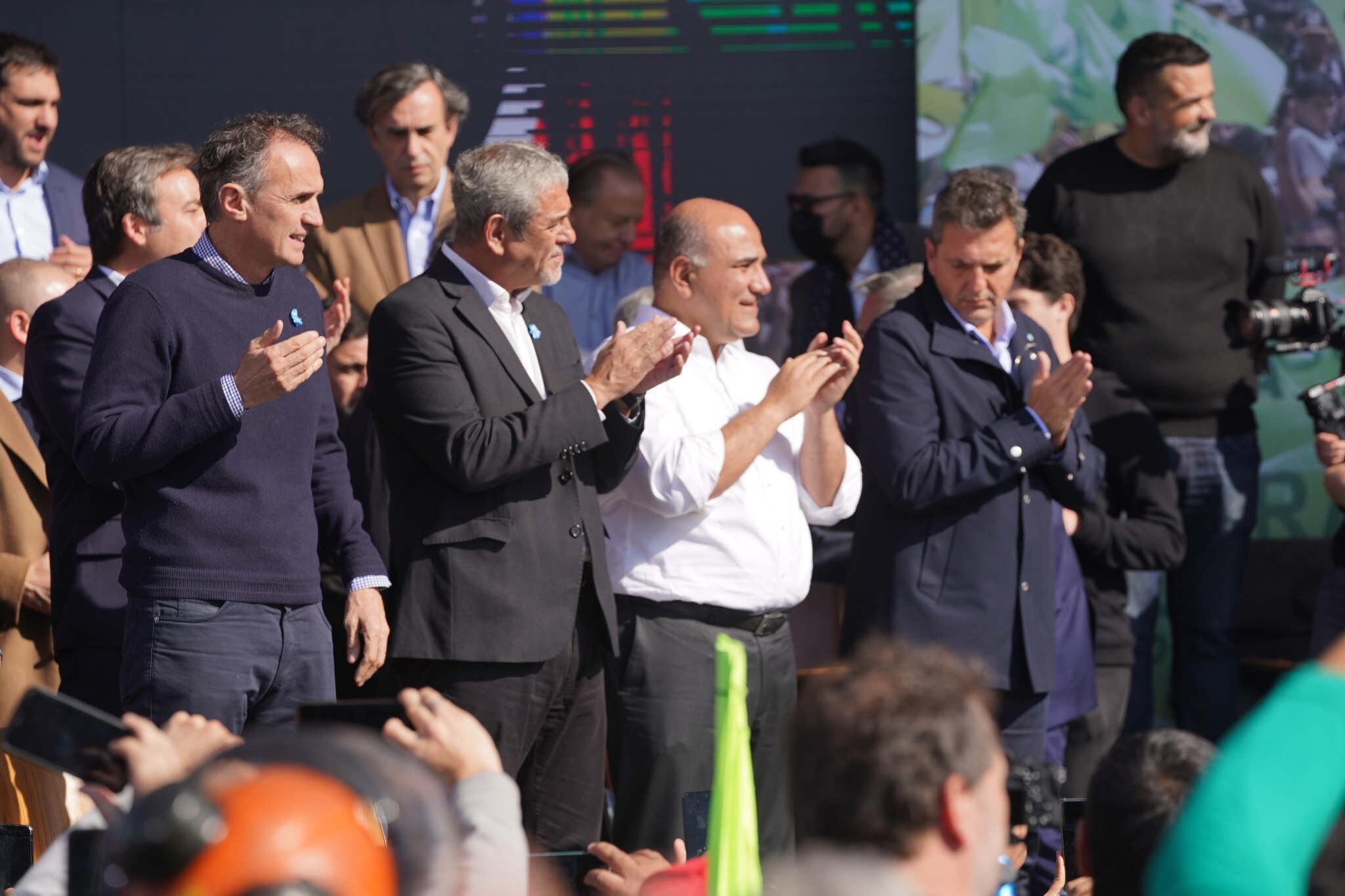 POLÍTICA
ACTO EN LA UOCRA EN APOYO A ALBERTO FERNÁNDEZ
foto clarín