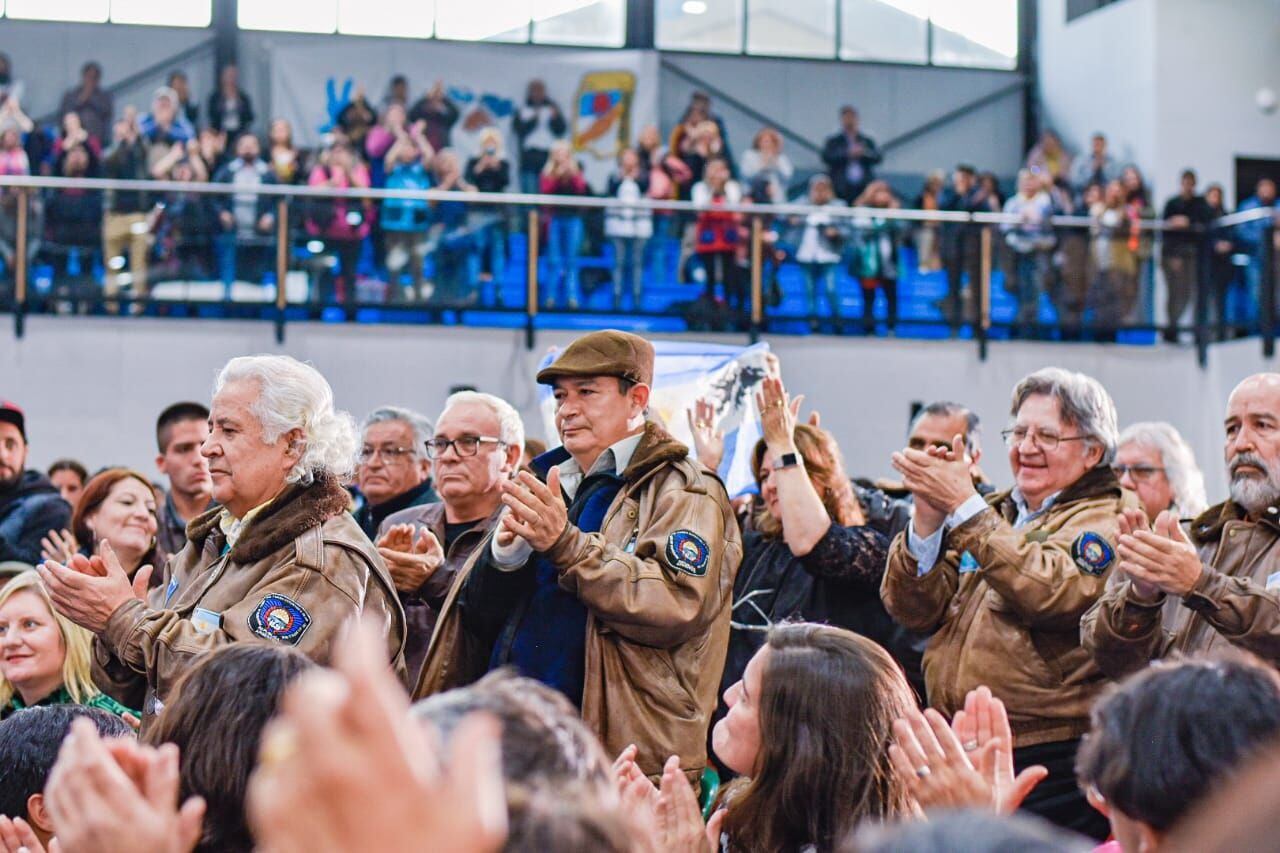 Realizó entrega de 200 viviendas Procrear y 70 créditos Casa Propia