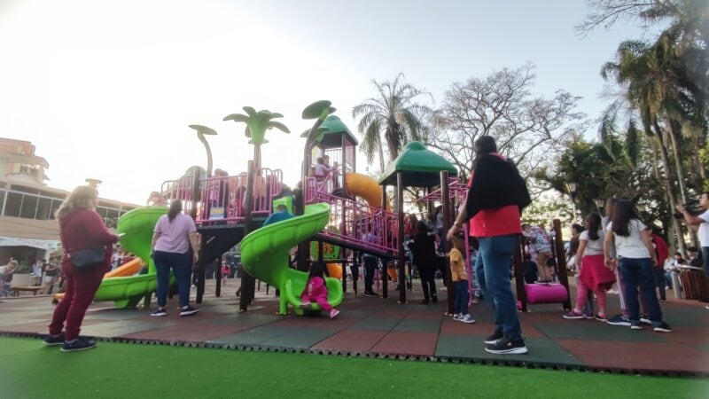 Habilitaron los nuevos juegos de la plaza Sarmiento de Eldorado