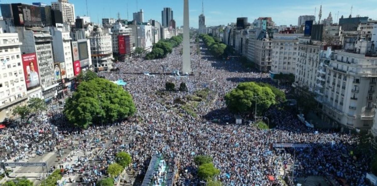 Cómo funcionará el transporte público este martes 20 de diciembre tras los festejos de la llegada de la Selección Argentina
