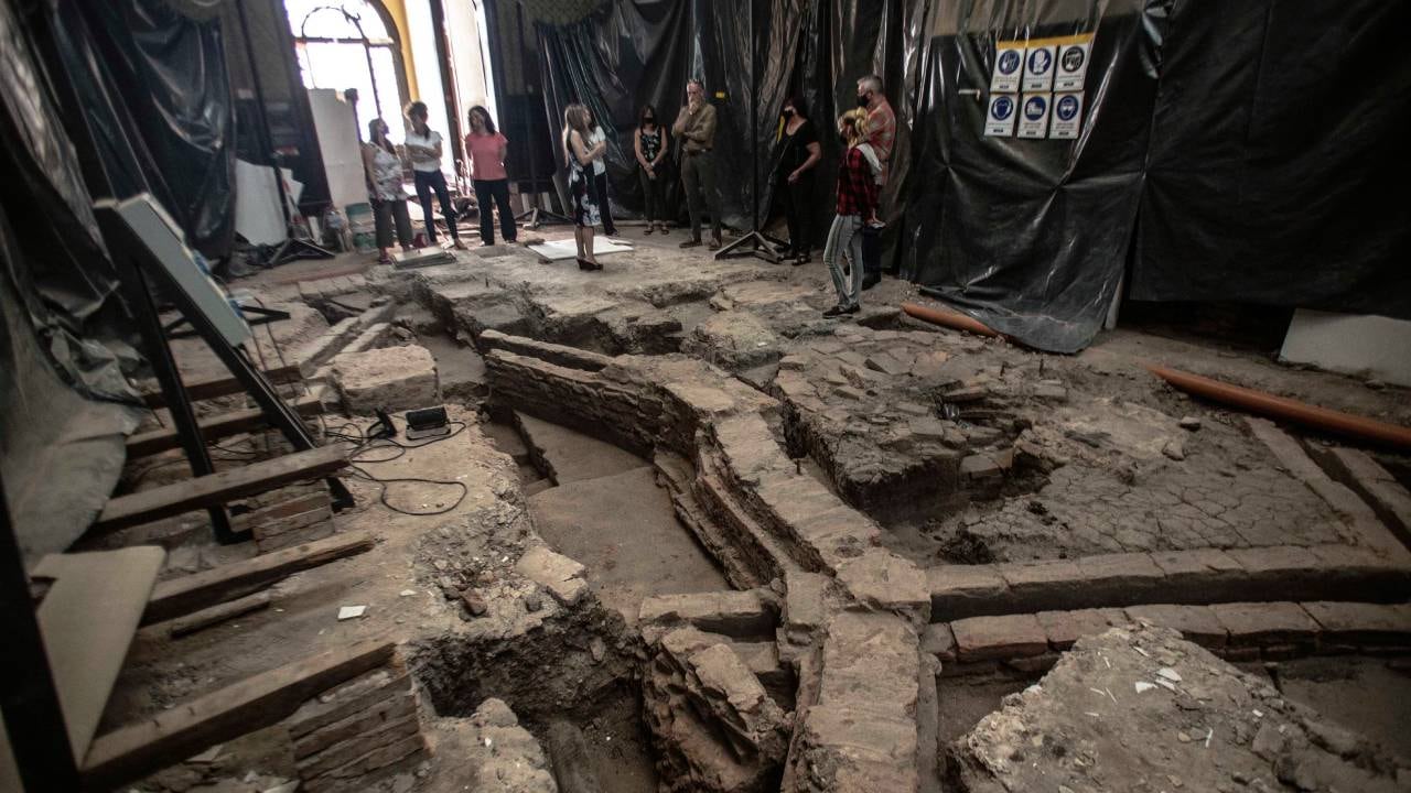 Hallan restos históricos de la ciudad bajo el Museo Estevez. (Municipalidad de Rosario)