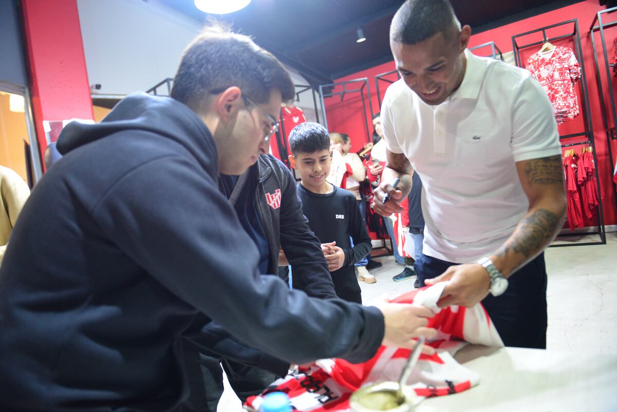 Instituto: el capitán Fernando Alarcón también alentó en Liga Nacional de basquet