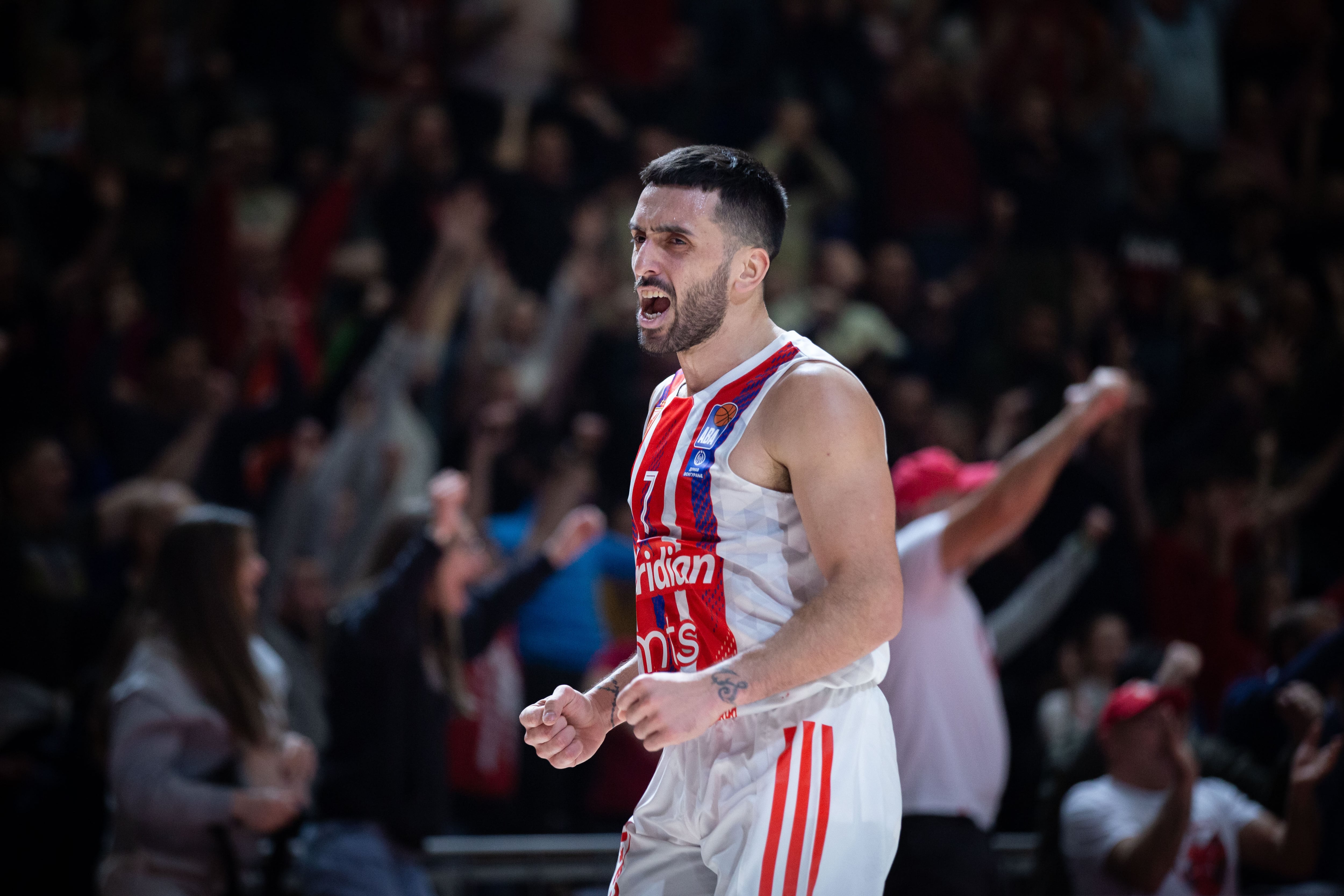 Facundo Campazzo cumple 32 años y otra vez disfruta a pleno del básquetbol. (Liga ABA)