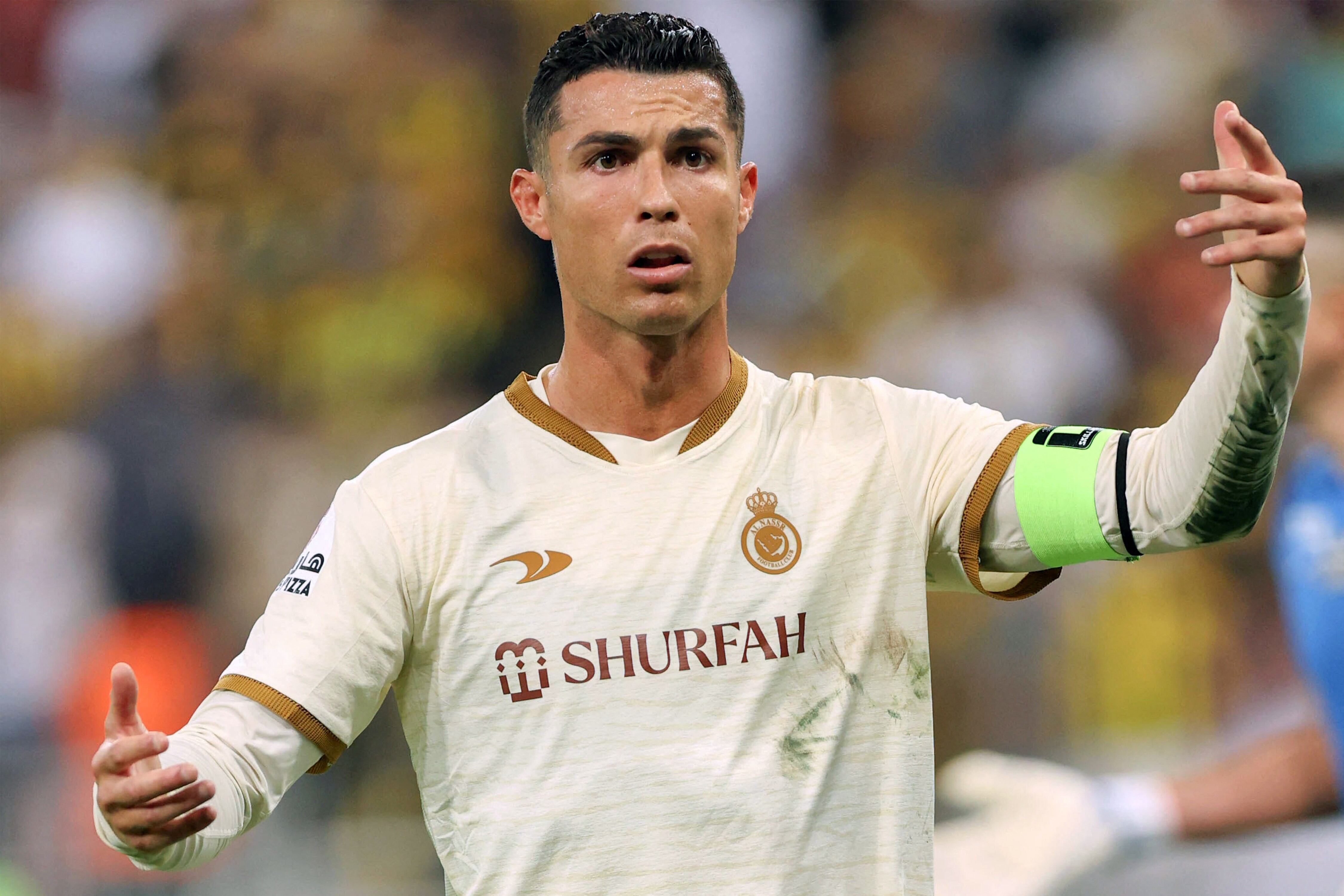 Cristiano Ronaldo, reacciona durante el partido de fútbol de la Saudi Pro League entre al-Ittihad y al-Nassr en el King Abdullah Sport City Stadium en Jeddah.