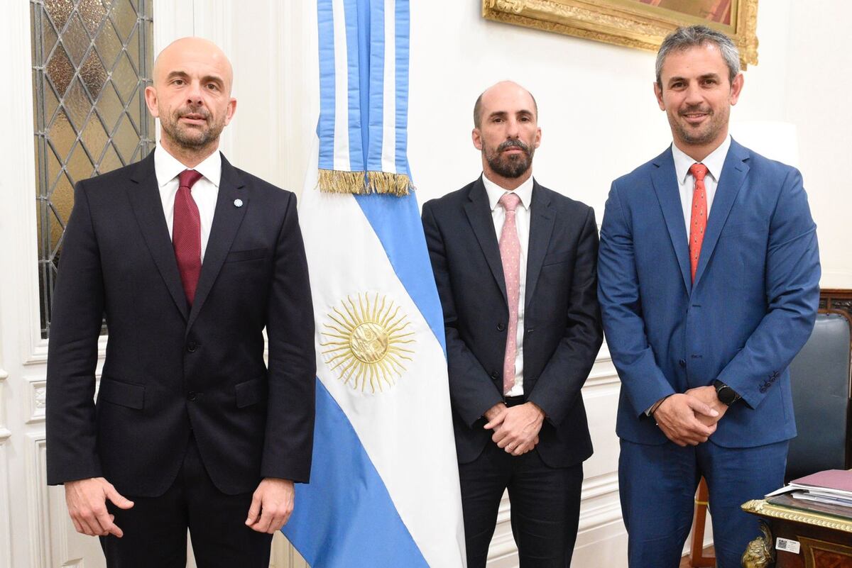 Funcionarios nacionales defienden en Diputados la privatización de Aerolíneas Argentinas
