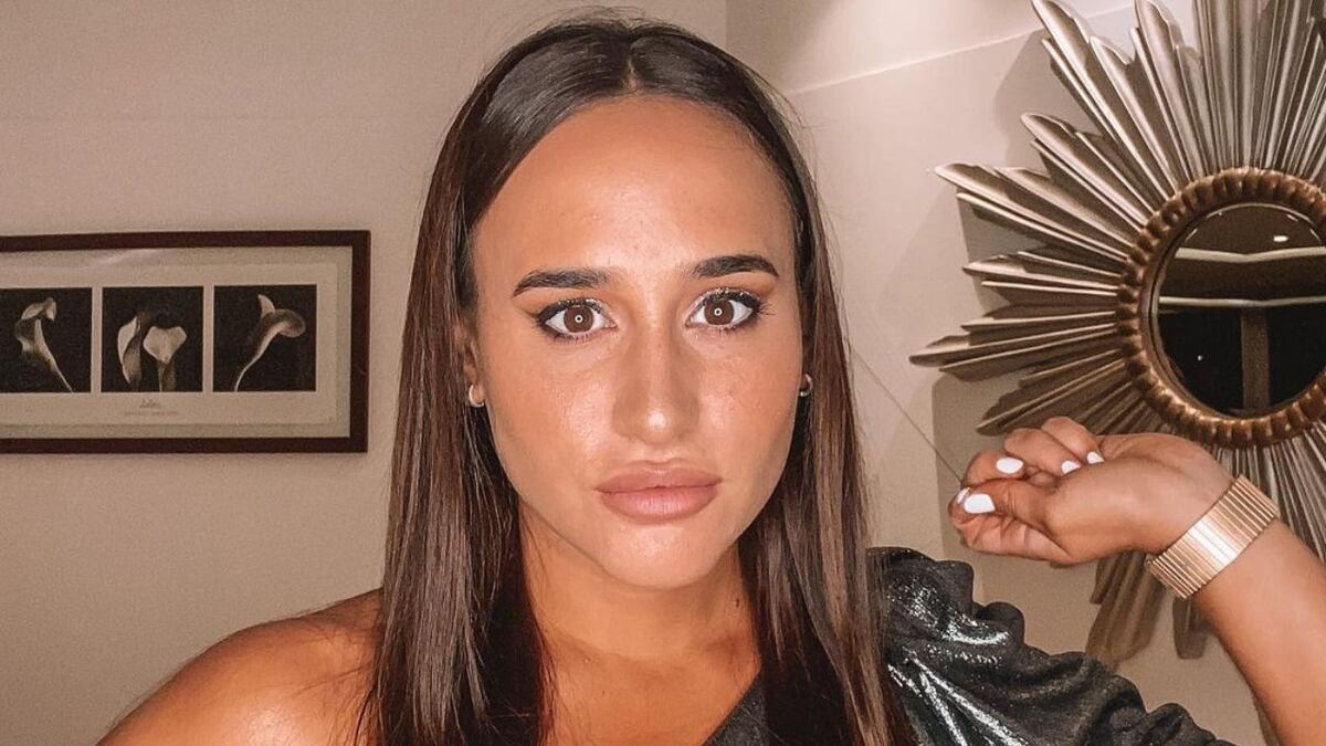 Desde la cama y envuelta con las sábanas, Martina de Gran Hermano dio los buenos días a sus seguidores